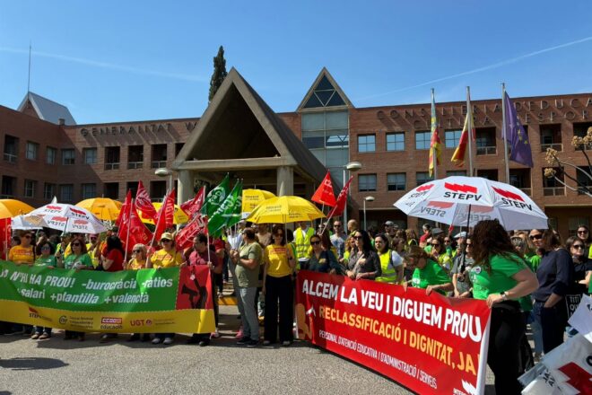 Els sindicats educatius adverteixen d’una vaga indefinida al País Valencià a partir del maig