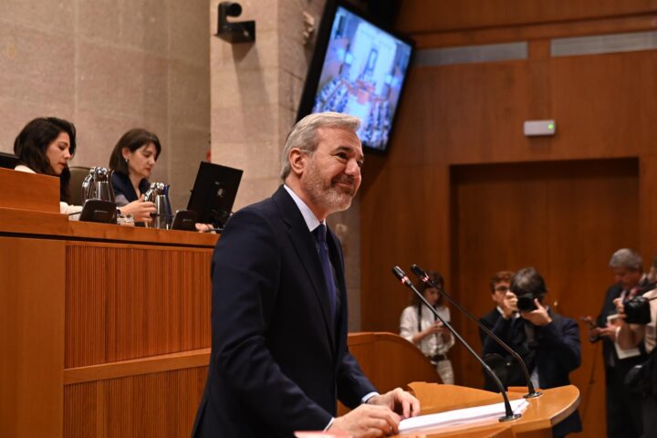 El president del govern d’Aragó en funcions, Jorge Azcón, al ple de les corts d’Aragó.