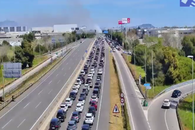 Col·lapse a diferents carreteres del país en plena operació tornada de Setmana Santa