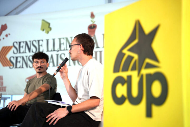 Jornada de la CUP en defensa de la llengua catalana, a Sant Pol de Mar.