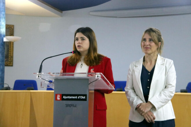 Olot sancionarà vint-i-sis comerços que no compleixen la normativa del català