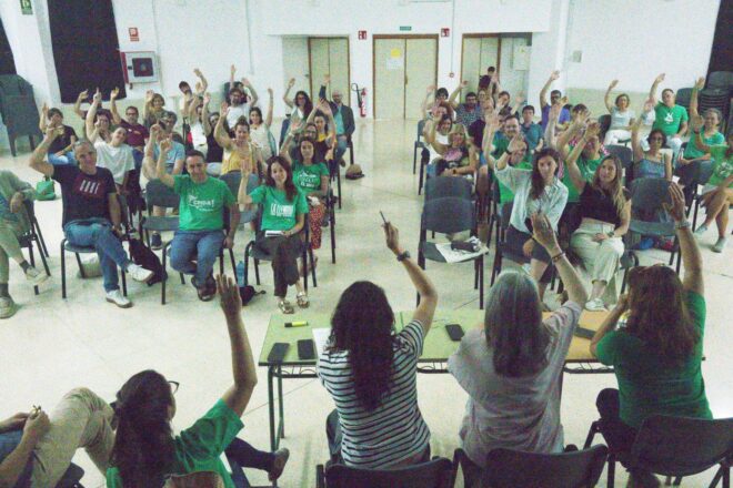 L’Assemblea de Docents dona suport a les vagues educatives del País Valencià i Catalunya amb 100.000 euros