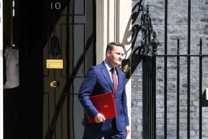 Wes Streeting, a la sortida d'una reunió al número 10 de Downing Street, a Londres, abans-d'ahir (fotografia: Chris Ratcliffe/Bloomberg).