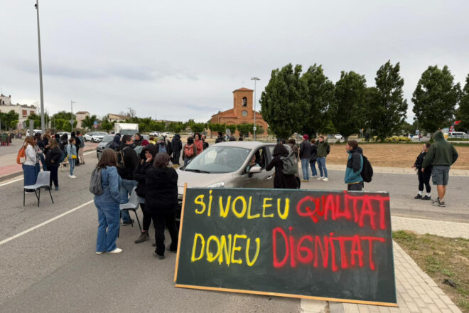 [EN DIRECTE] Els docents tallen la N-240 a Lleida
