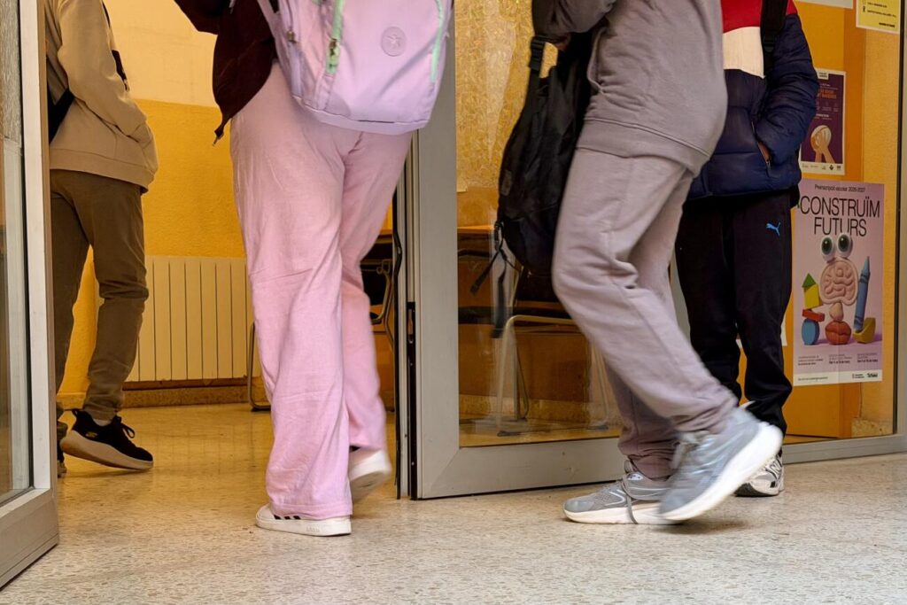 Setze anys fent classes en mòduls pre-fabricats: Maçanet de la Selva reclama l’avançament de la construcció del nou institut