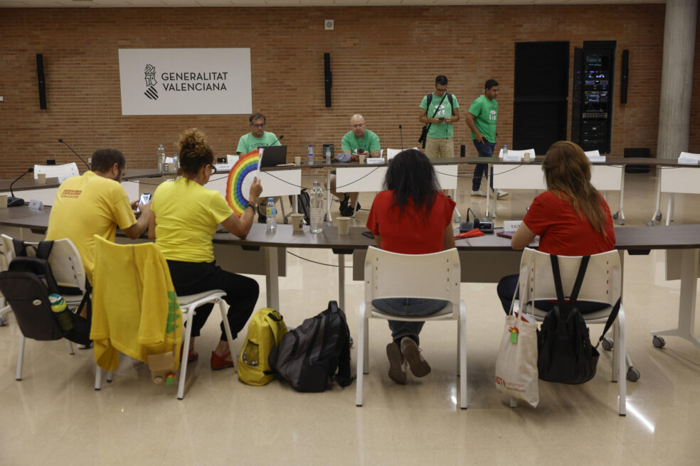 Sindicats tancats a la Conselleria d’Educació