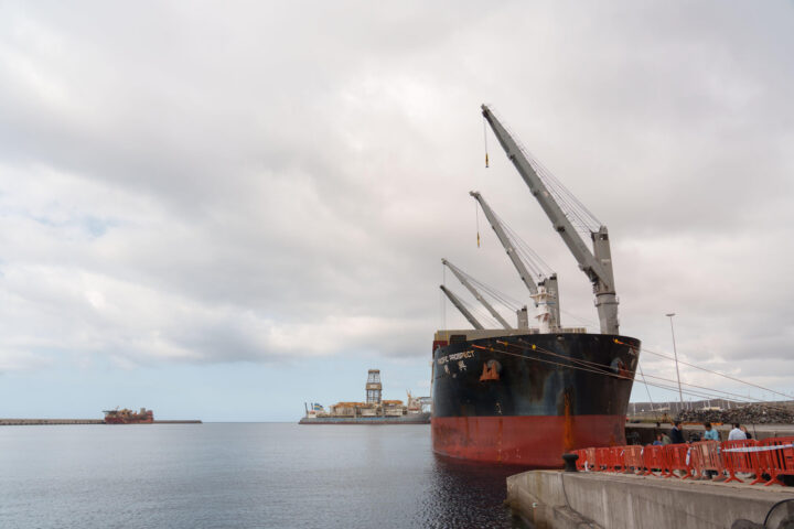 El port de Granadilla es prepara per a l'arribada del creuer Hondius