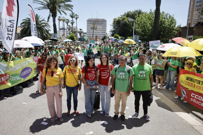 Ultimàtum de la Conselleria d’Educació als sindicats: o signen el document d’anit o decau l’oferta dels 200 euros