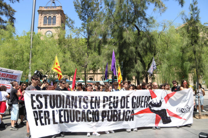 Els estudiants s’afegeixen a la vaga