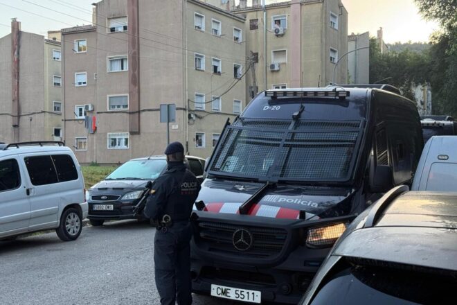 Els Mossos fan un macrooperatiu a Girona i rodalia contra un grup dedicat al tràfic de marihuana