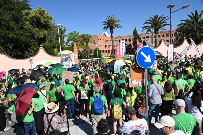 La conselleria d’Educació es bunqueritza i impedeix l’entrada dels docents