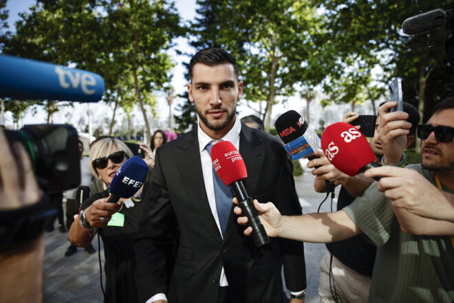 Condemnen el futbolista de l’Elx Rafa Mir a vuit anys i mig de presó per agressió sexual i lesions