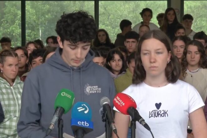 Acte de desobediència: els alumnes d’un liceu de Baiona s’oposen a la imposició del francès a la selectivitat