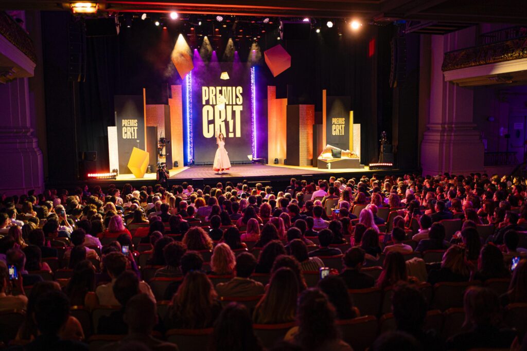 [VÍDEOS] Laura Grau guanya el premi de millor creadora de l’any, en una gala dels premis Crit molt reivindicativa