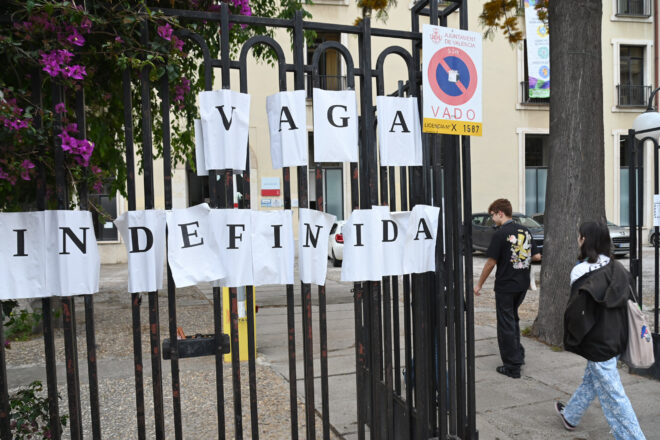 Vaga educativa indefinida, Juanfran Pérez Llorca davant la primera gran crisi del seu mandat