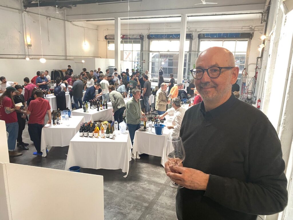 Vins humans arrapats a la terra