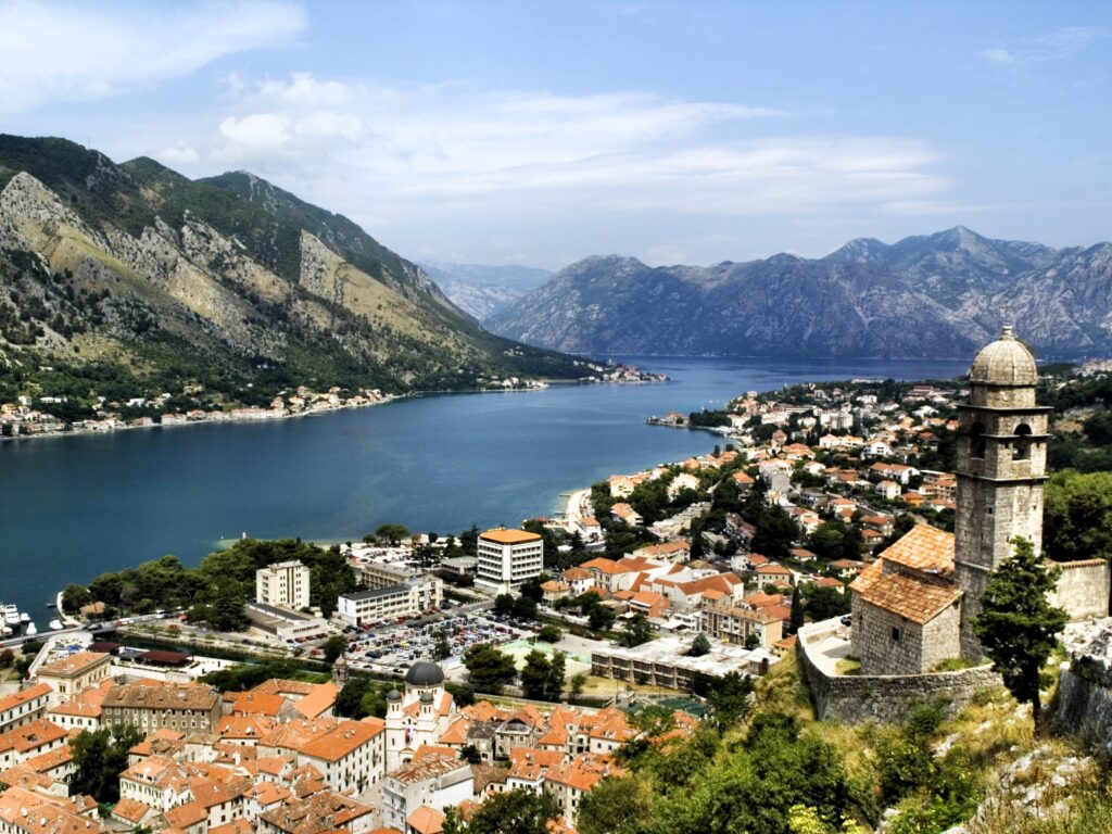 L’euro, l’obstacle paradoxal que entrebanca l’ingrés de Montenegro a la UE