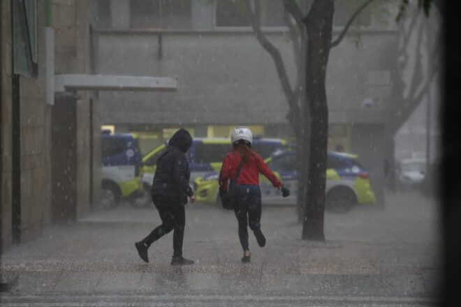 Alerta de perill màxim per temps violent al Ripollès enmig d’un episodi de tempestes