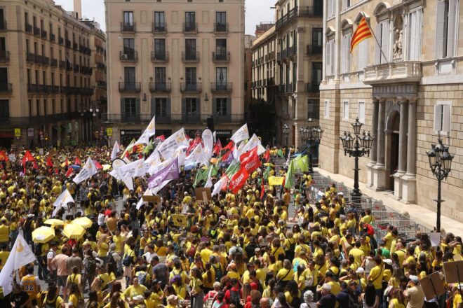 L’escola concertada també surt al carrer en la vaga docent i denuncia precarietat laboral