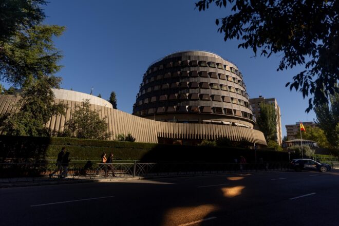 El TC declara inconstitucional part de la llei catalana contra la pobresa energètica