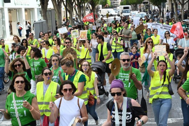 [EN DIRECTE] Tot a punt per a la primera manifestació a València de la vaga educativa indefinida