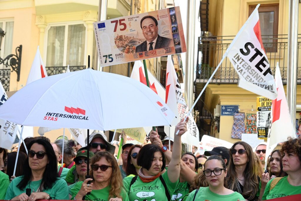 Els sindicats d’Educació preveuen una nova setmana de mobilitzacions en el marc de la vaga indefinida