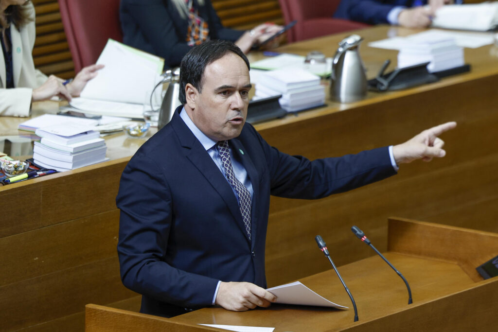 Pérez Llorca diu que es vol reunir amb Illa per parlar de finançament i infrastructures
