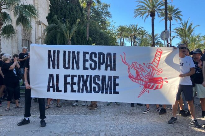 Més d’un centenar de persones reclamen l’enderrocament de la Feixina a Palma