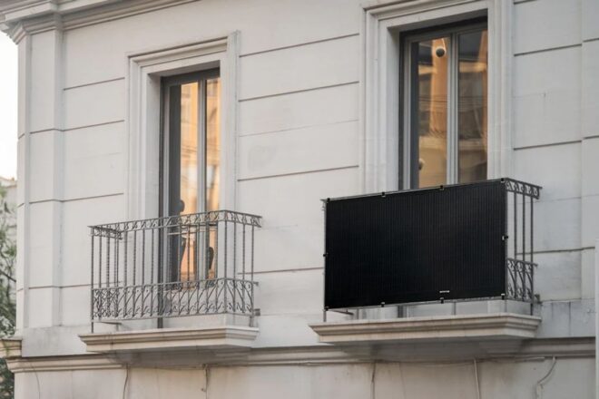 El Regne Unit s’apunta a l’energia solar als balcons, mentre als Països Catalans continua sense implantar-se