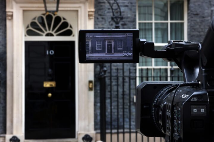 Porta del número 10 de Downing Street de Londres, la residència oficial del primer ministre britànic, la setmana passada (fotografia: Andy Rain/Efe).