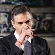 Sánchez enamorat, l’esclat de la claveguera i la sospita damunt d’Illa