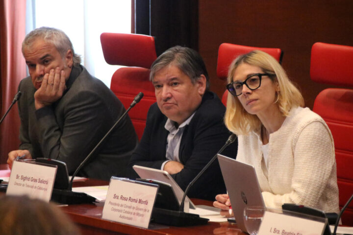 La presidenta del Consell de govern de la CCMA, Rosa Romà, i els directors de Catalunya Ràdio, Jordi Borda, i Televisió de Catalunya, Sigfrid Gras.
