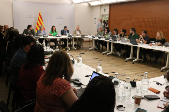 Niubó proposa als sindicats 2.405 efectius nous i millores salarials, però deixa punts clau sense concretar