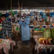 La desinformació, l’epidèmia subtil que amenaça d’agreujar el brot d’Ebola al Congo