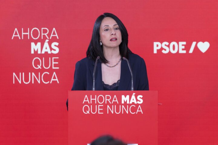 La secretària d’Organització del PSOE, Rebeca Torró, durant una declaració a Ferraz per valorar els resultats electorals d'Andalusia el 17M. Fotografia: EVA ERCOLANESE