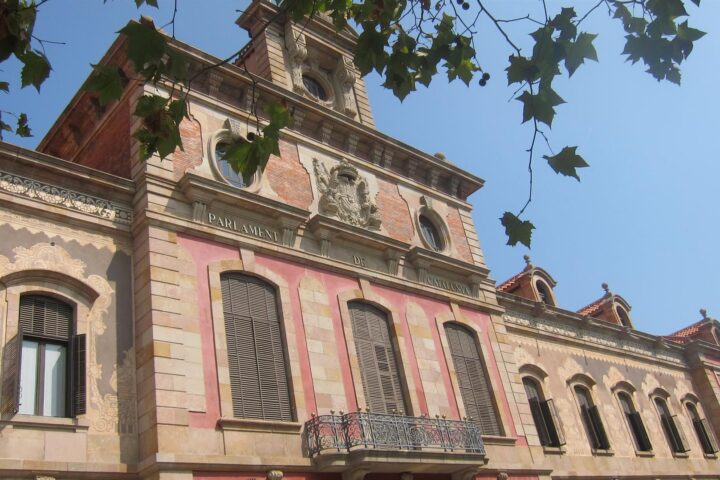 Façana del parlament de Catalunya.