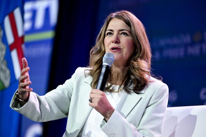 Alberta farà una consulta per a decidir si s’impulsa un referèndum d’independència