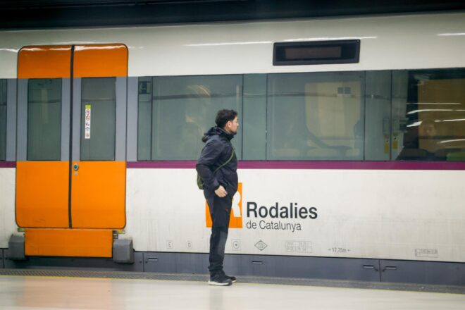 Retards de més de 40 minuts a la R2 per l’avaria d’un tren