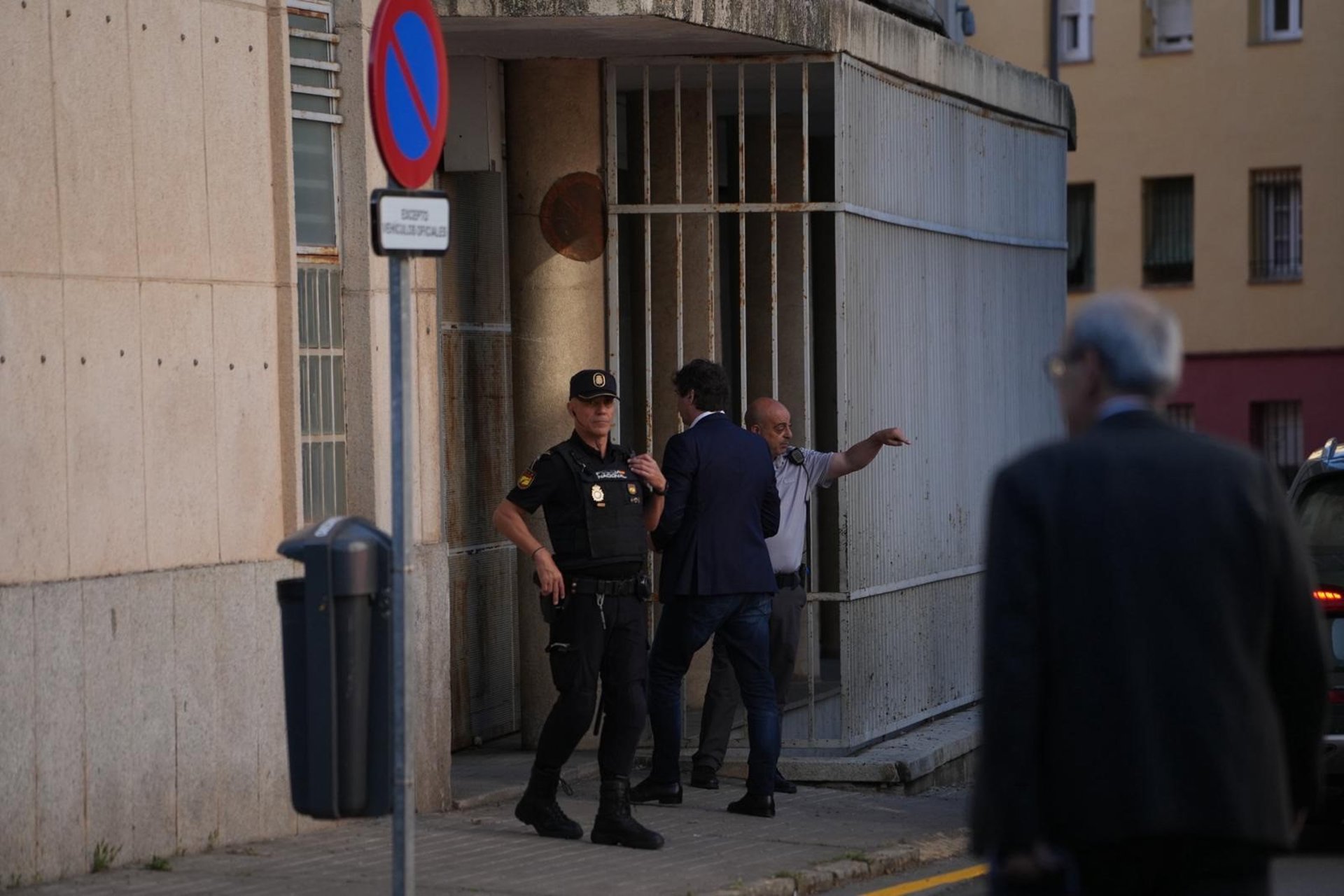 La defensa del germà de Sánchez demana d'anul·lar la causa: 