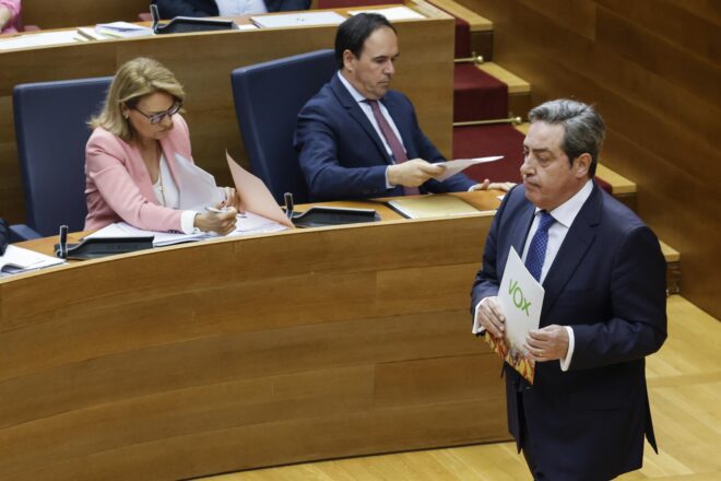La ‘prioritat nacional’ i la picabaralla fictícia entre el PP i Vox