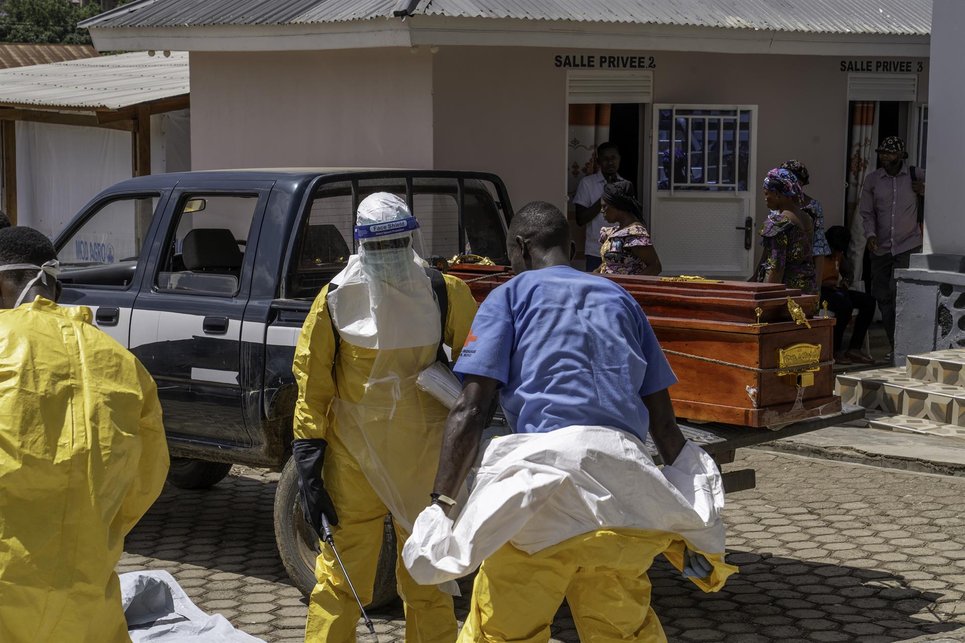 Tasques de contenció de l’èbola a Bunia (Ituri), República Democràtica del Congo. Fotografia: Europa Press / Contacto / Xinhua