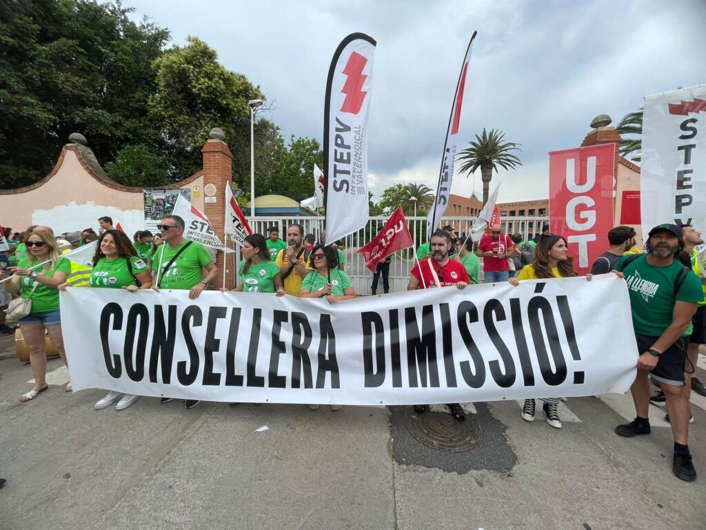 Condemna de Compromís, ERC i Podem per la violència policíaca contra una manifestant a València