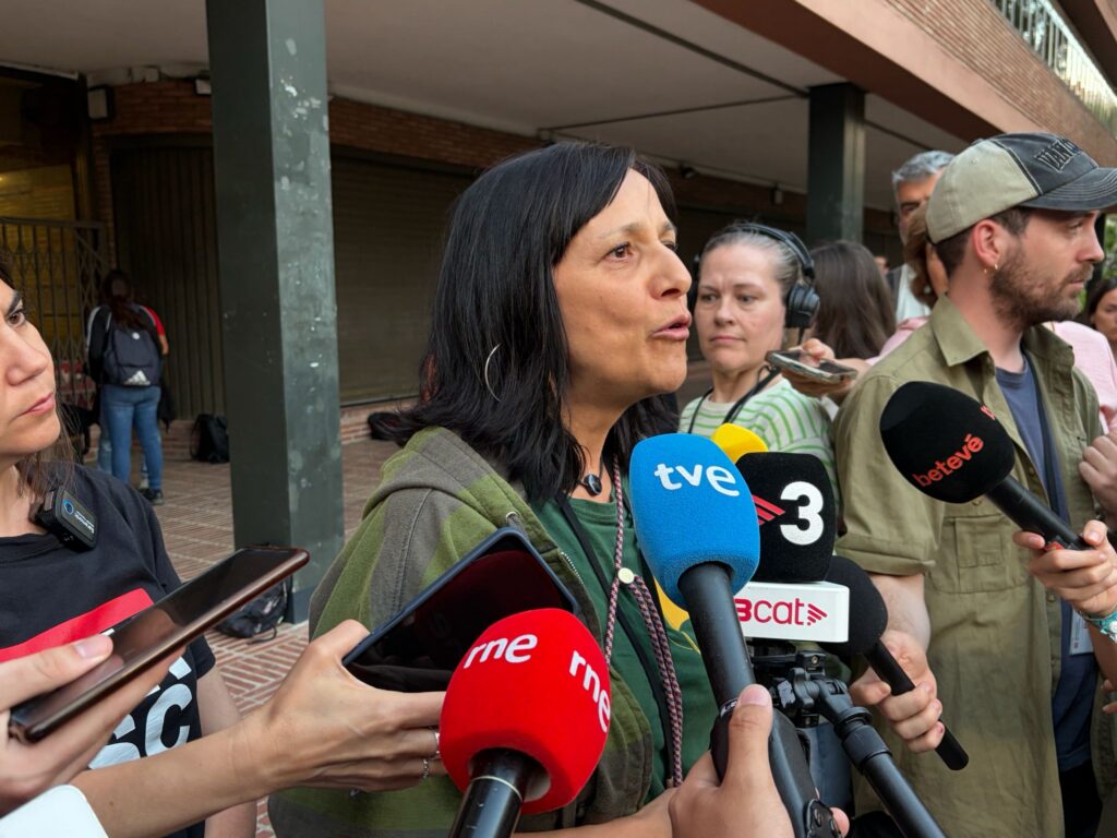 Niubó i els sindicats educatius acosten posicions en una primera reunió per desencallar la crisi
