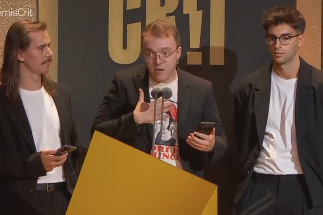 “El més important és dir ‘Puta Espanya, i puta PSC i visca els Països Catalans’”: l’abrandat discurs de l’Arrabassada als premis CRIT