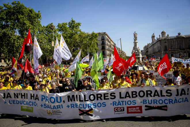 Recta final de la consulta als docents sobre el pre-acord, que determinarà el rumb del col·lectiu