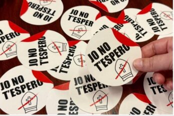 El 9 de juny al passeig del Born hi va haver una concentració contra la visita de Prevost.