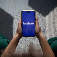 Així és com el Regne Unit vol prohibir les xarxes socials als joves