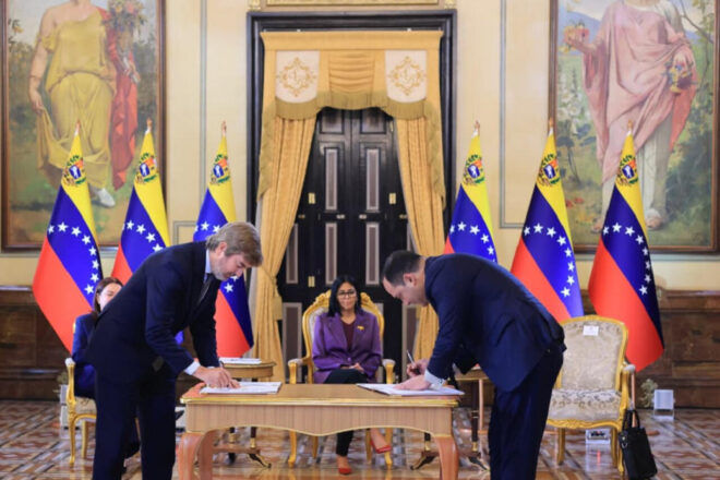 Repsol signa un acord amb Veneçuela per promoure inversions i la cooperació en electricitat i hidrocarburs
