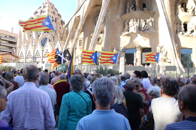 El govern es desentén de l’expulsió dels cantaires de la Sagrada Família