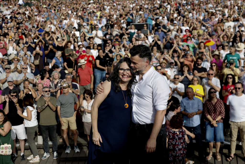 Rufián i Oltra omplen el parc de Capçalera i fan una crida a unir les esquerres